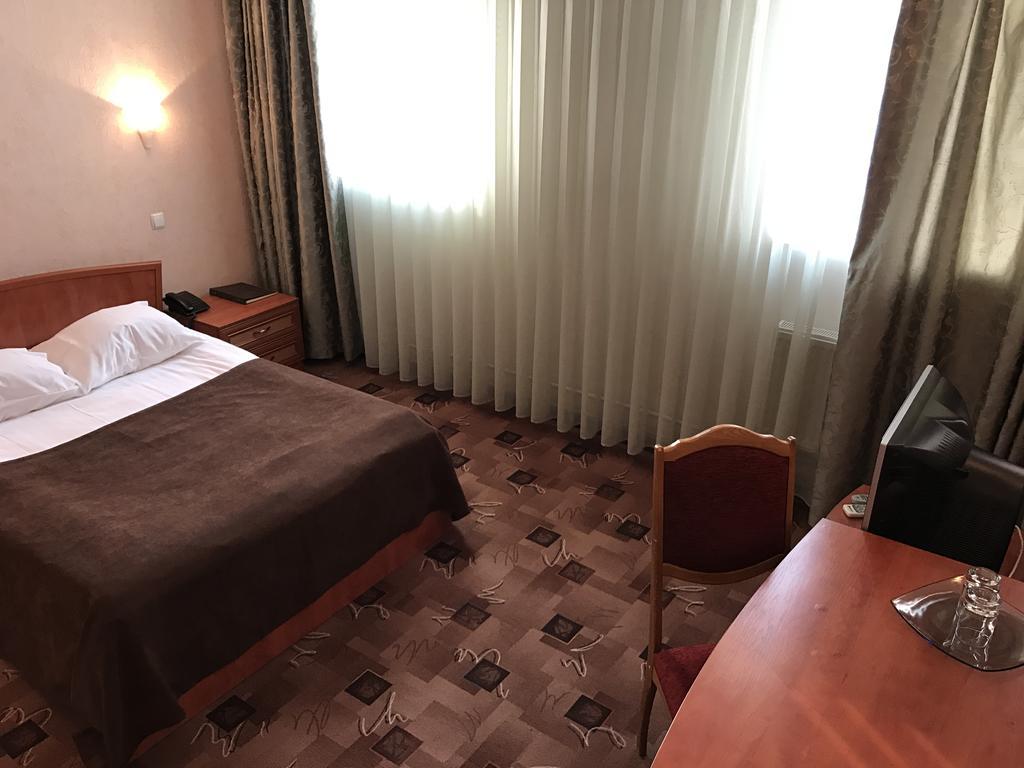Alexandrovskiy Hotel Mikolajiv Kültér fotó